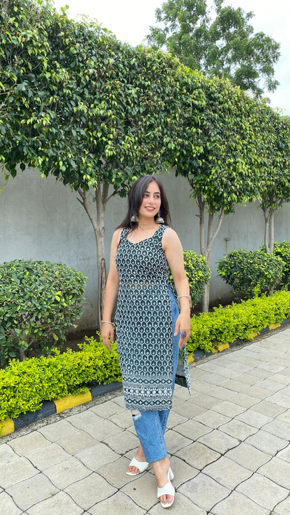 Dark Green Tie Me Up Chikankari Kurti